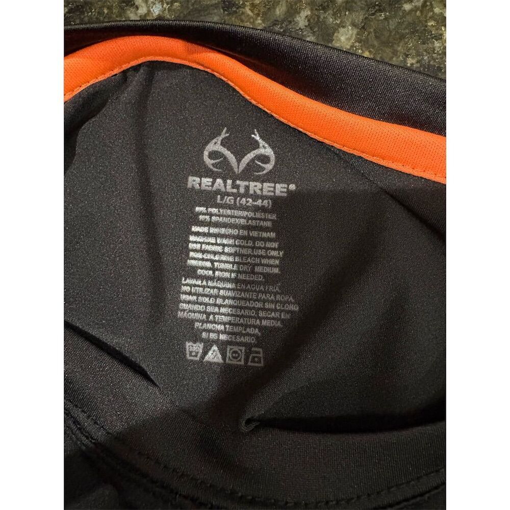 Realtree Men's Black Long Sleeve T-Shirt Size L Lightweight Fall Wear - Picture 6 of 7